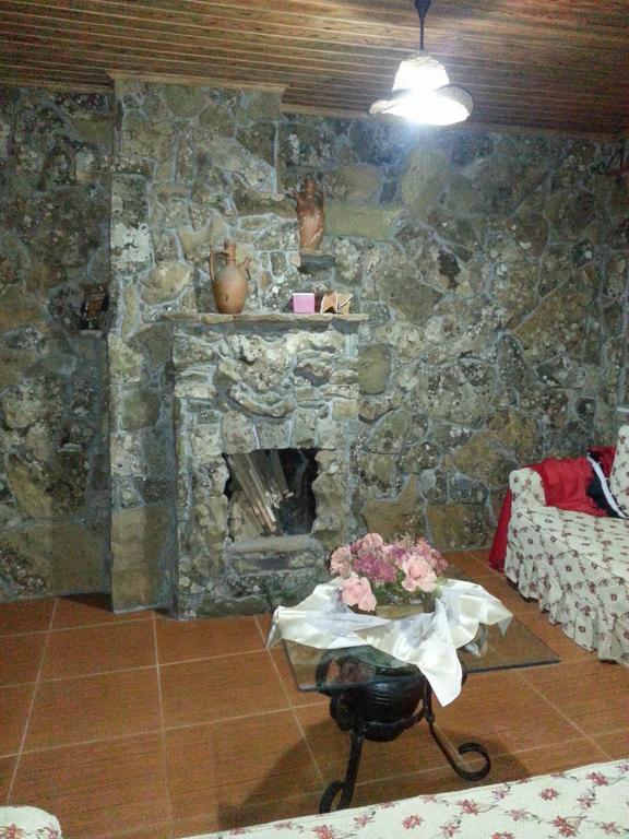 Uysallar Koy Evi İmroz Стая снимка